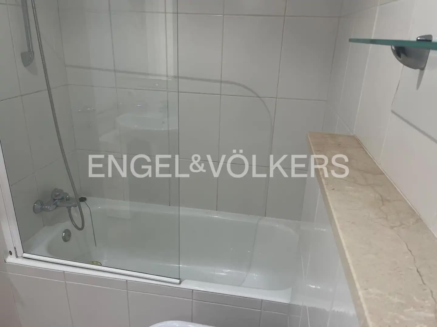 3 bedroom Terraced Villa for rent in Oliva with pool garage - € 1,500 (Ref: 9898151)