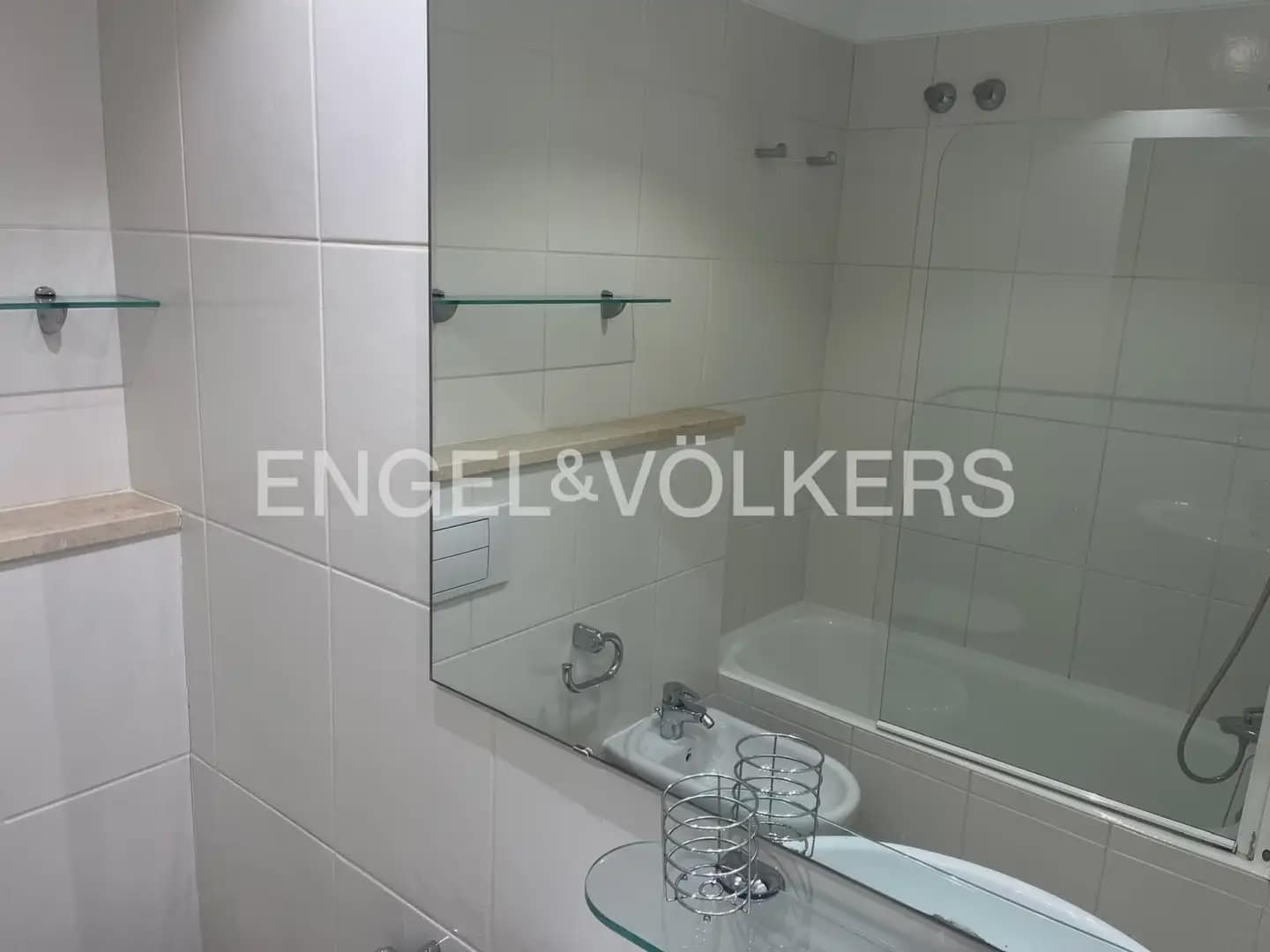 3 bedroom Terraced Villa for rent in Oliva with pool garage - € 1,500 (Ref: 9898151)