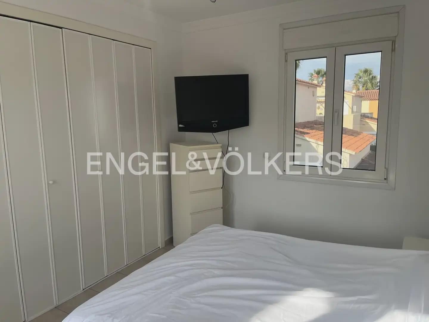 3 bedroom Terraced Villa for rent in Oliva with pool garage - € 1,500 (Ref: 9898151)