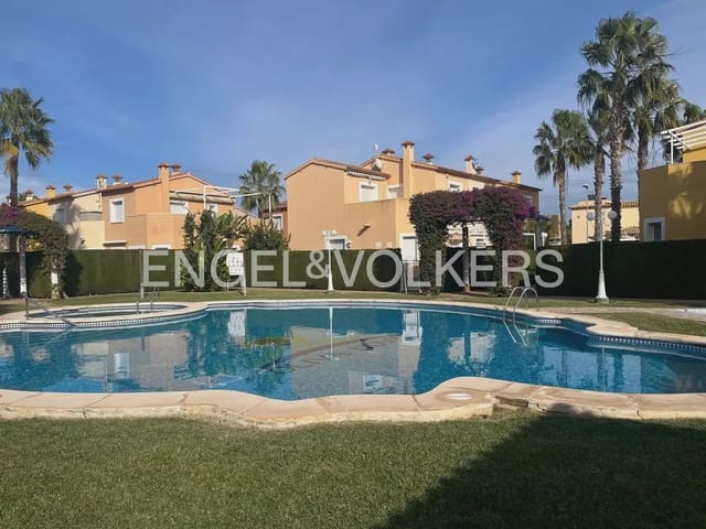3 bedroom Terraced Villa for rent in Oliva Nova, Oliva with pool garage - € 1,500 (Ref: 9898151)