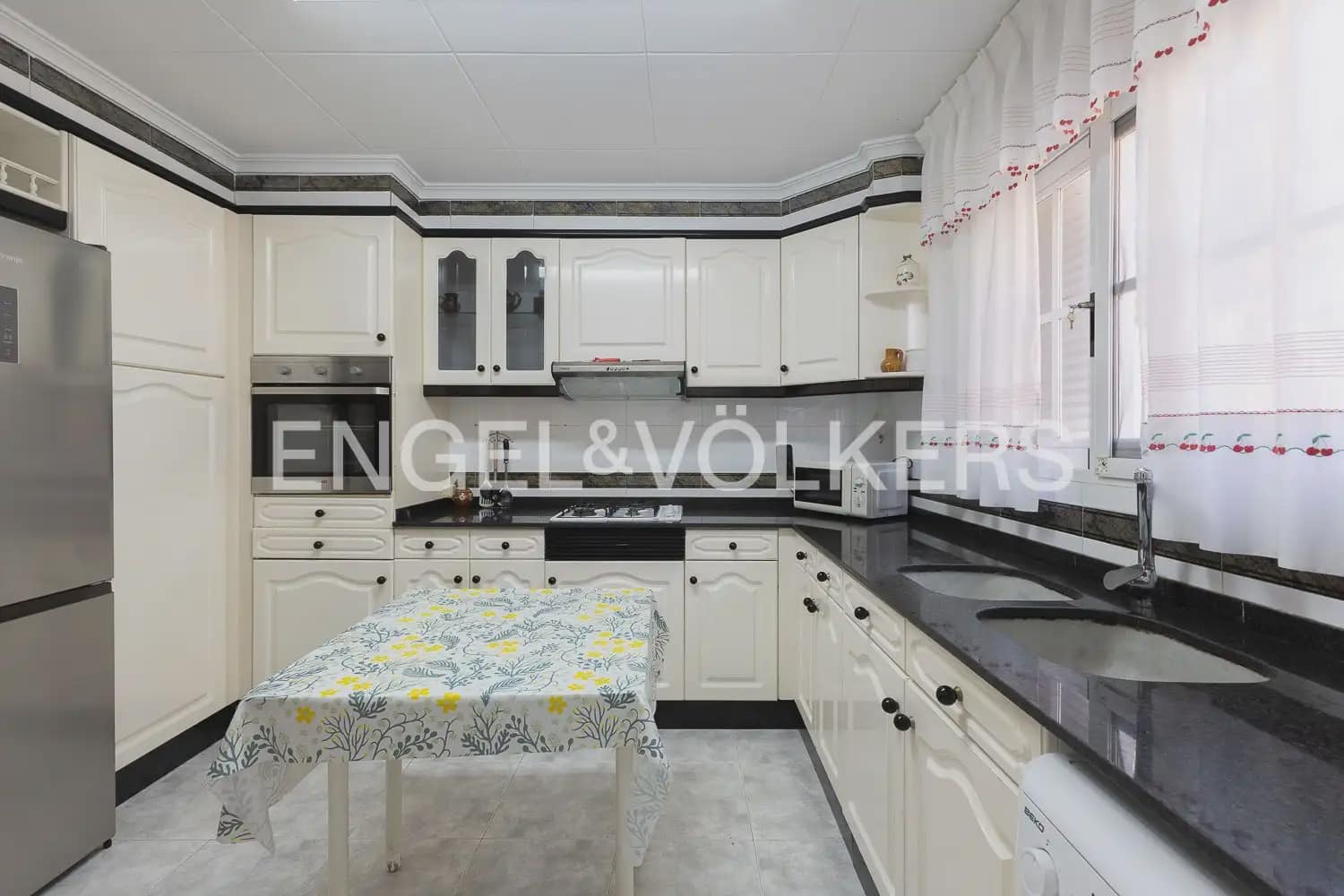 4 Zimmer Haus zu verkaufen in Sueca mit Pool Garage - 355.000 € (Ref: 9898152)