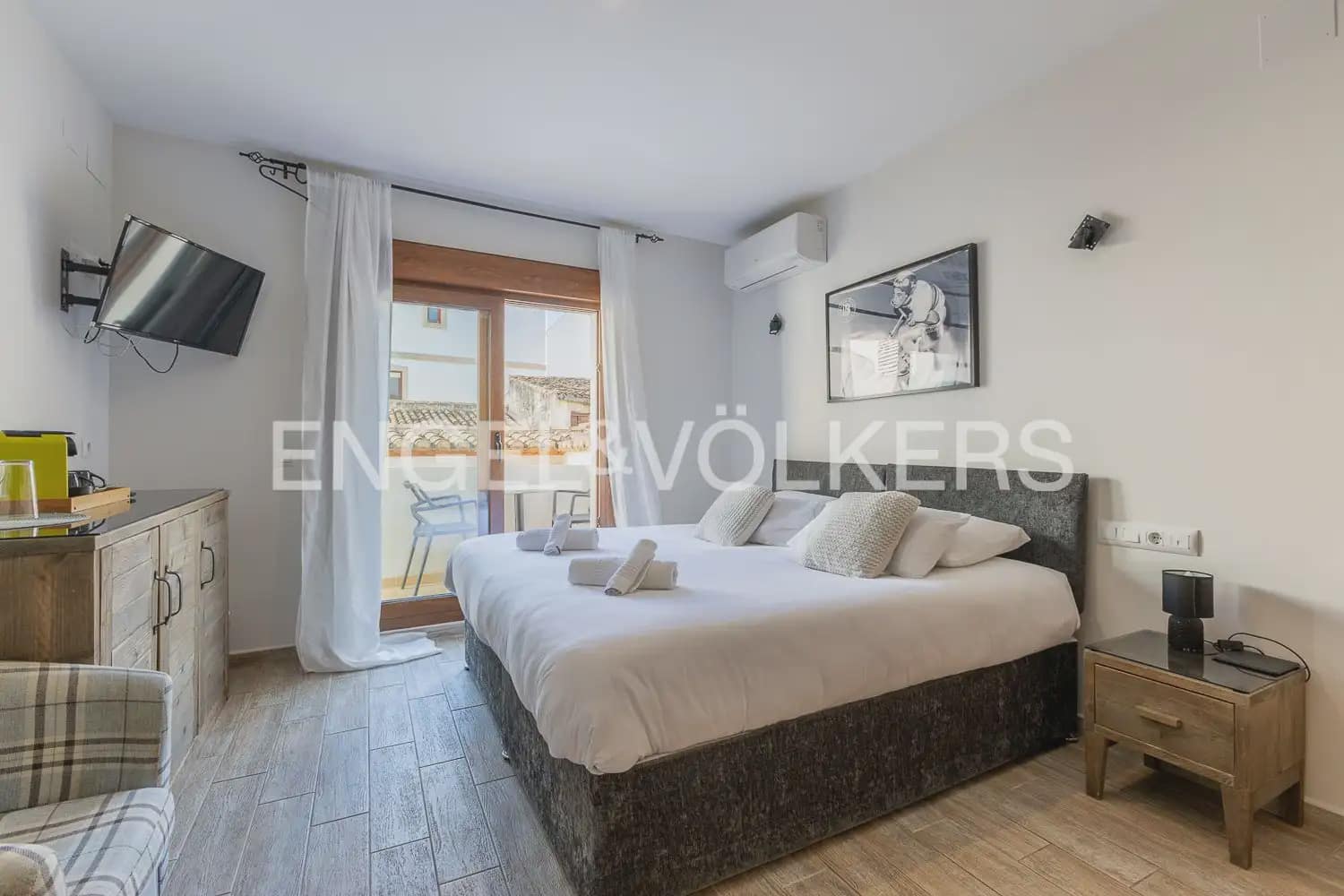 Hotel de 5 habitaciones en Javea / Xàbia en venta - 995.000 € (Ref: 9898153)