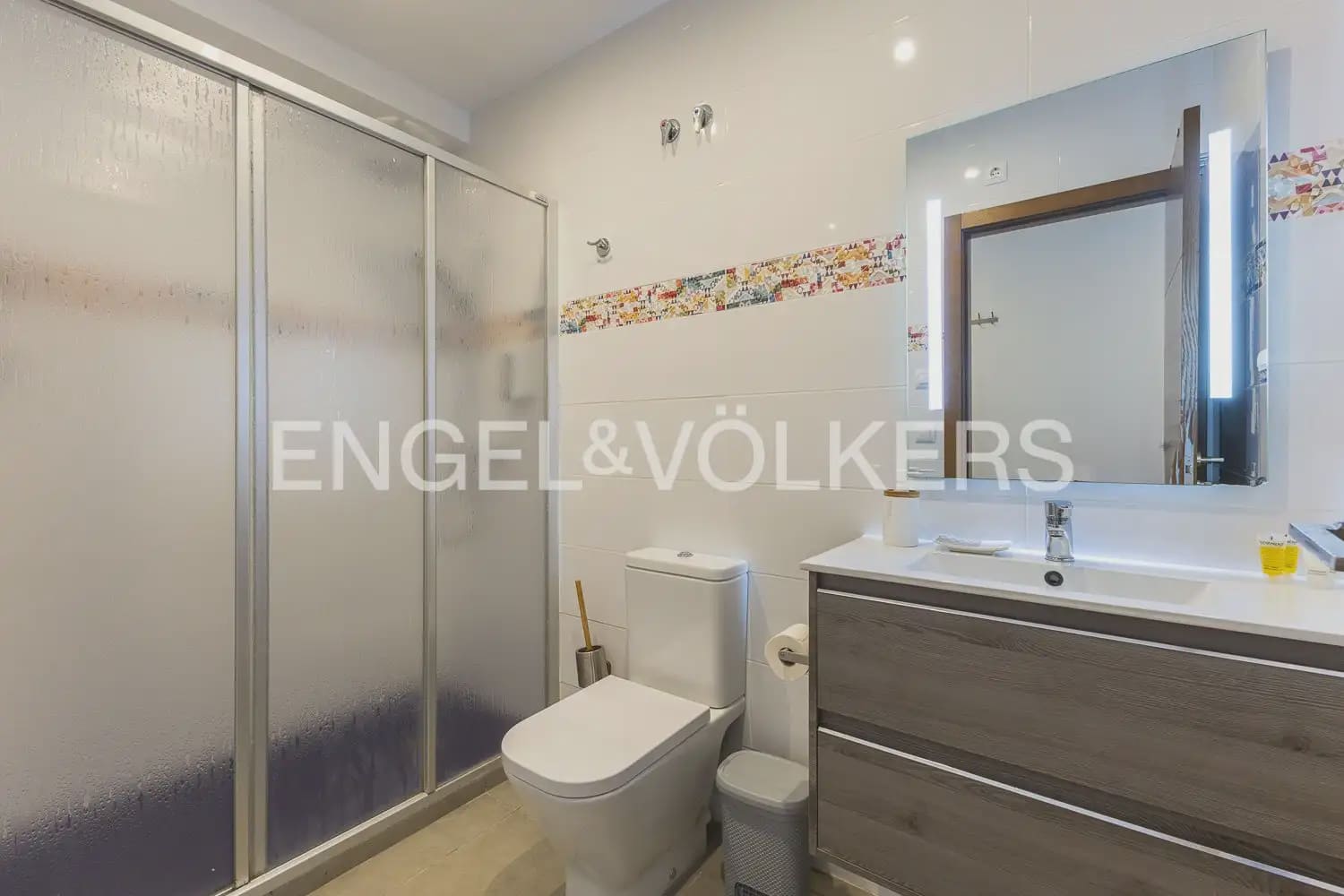 Hotel de 5 habitaciones en Javea / Xàbia en venta - 995.000 € (Ref: 9898153)