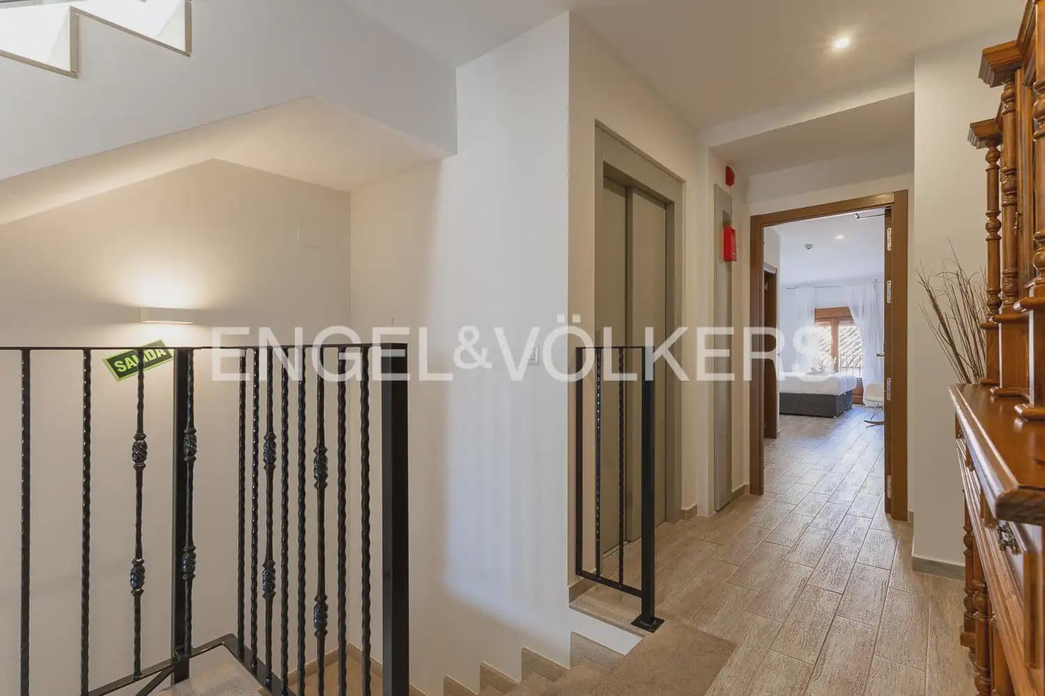 Hotel de 5 habitaciones en Javea / Xàbia en venta - 995.000 € (Ref: 9898153)