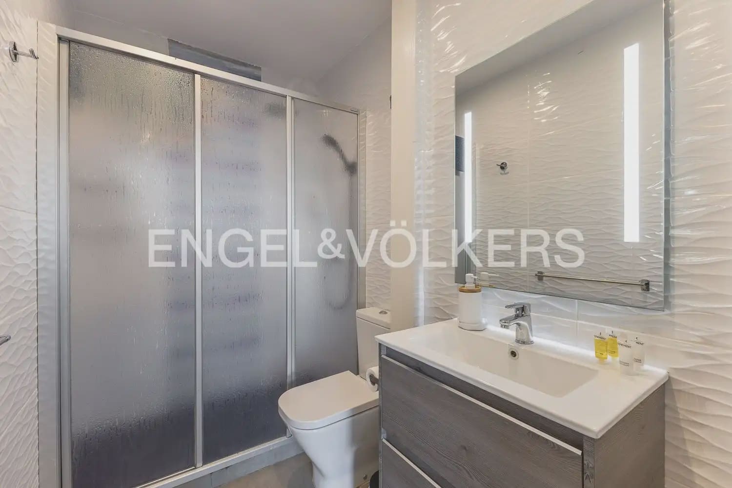 Hotel de 5 habitaciones en Javea / Xàbia en venta - 995.000 € (Ref: 9898153)
