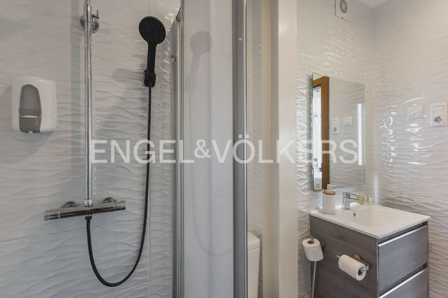 Hotel de 5 habitaciones en Javea / Xàbia en venta - 995.000 € (Ref: 9898153)