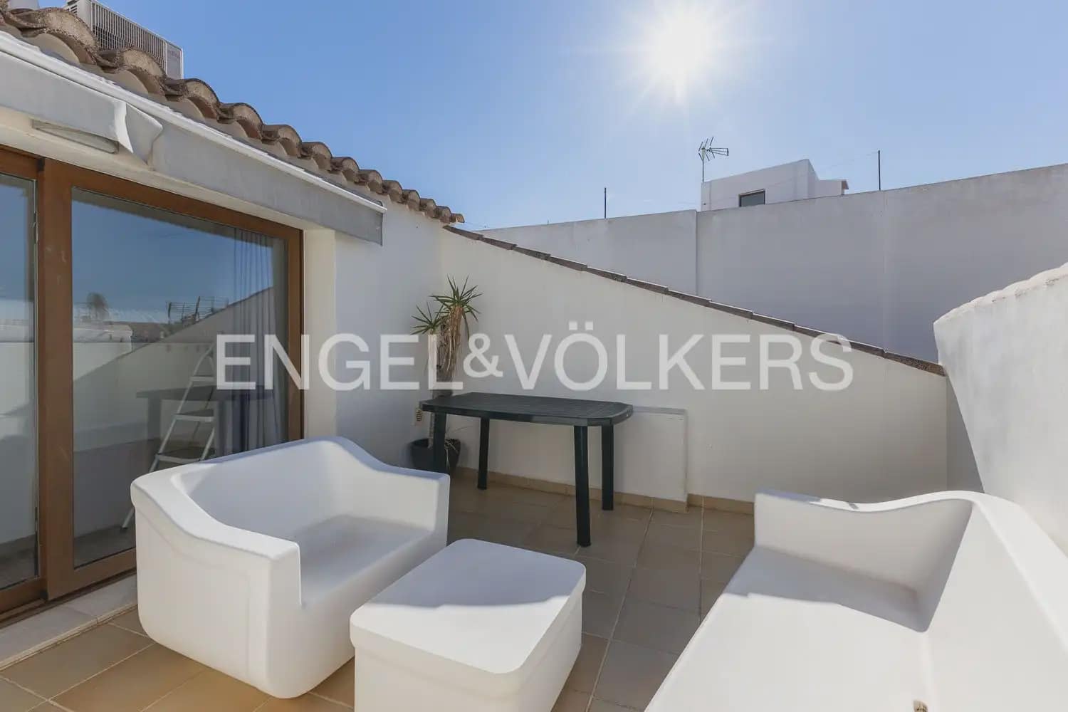 Hotel de 5 habitaciones en Javea / Xàbia en venta - 995.000 € (Ref: 9898153)