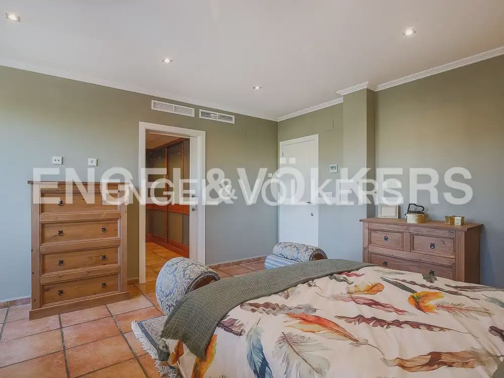3 quarto Moradia em Banda para arrendar em Torrent com piscina garagem - 2 800 € (Ref: 9898155)