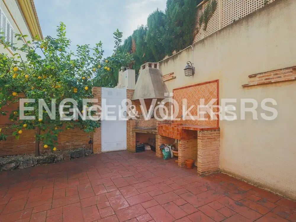 3 quarto Moradia em Banda para arrendar em Torrent com piscina garagem - 2 800 € (Ref: 9898155)