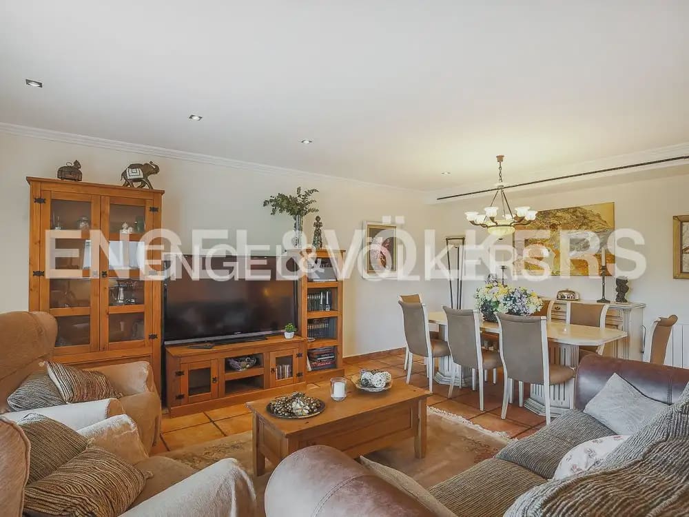3 quarto Moradia em Banda para arrendar em Torrent com piscina garagem - 2 800 € (Ref: 9898155)
