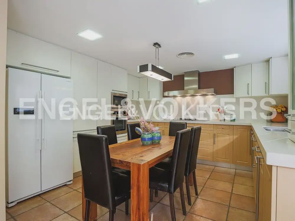 3 quarto Moradia em Banda para arrendar em Torrent com piscina garagem - 2 800 € (Ref: 9898155)