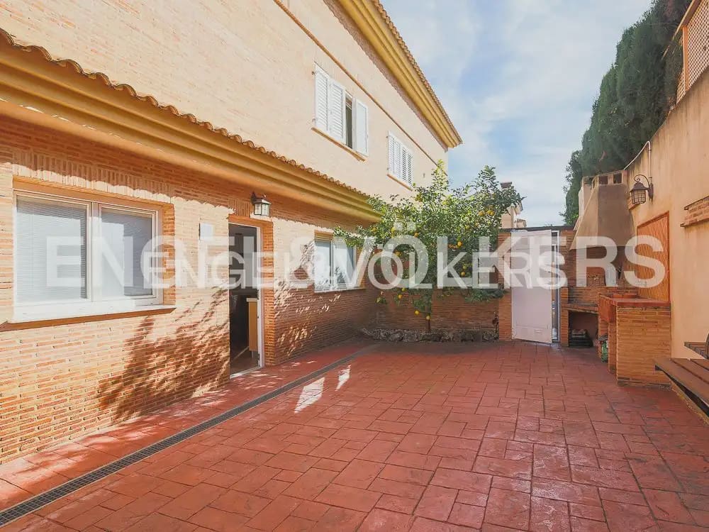 3 quarto Moradia em Banda para arrendar em Torrent com piscina garagem - 2 800 € (Ref: 9898155)