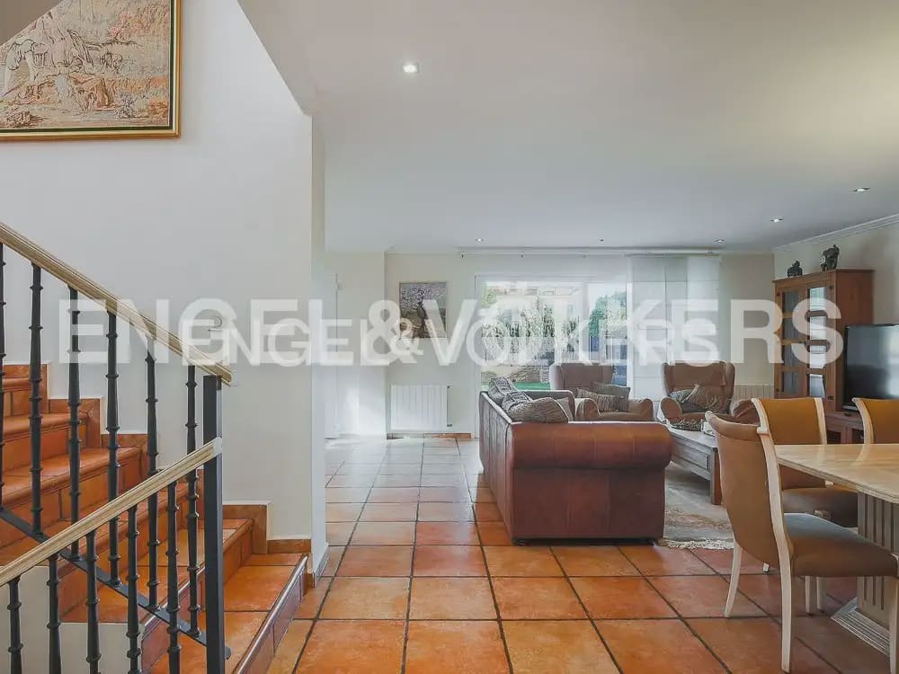 3 quarto Moradia em Banda para arrendar em Torrent com piscina garagem - 2 800 € (Ref: 9898155)