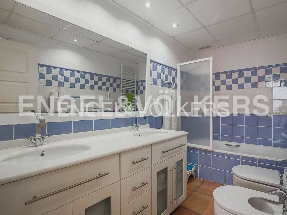3 quarto Moradia em Banda para arrendar em Torrent com piscina garagem - 2 800 € (Ref: 9898155)
