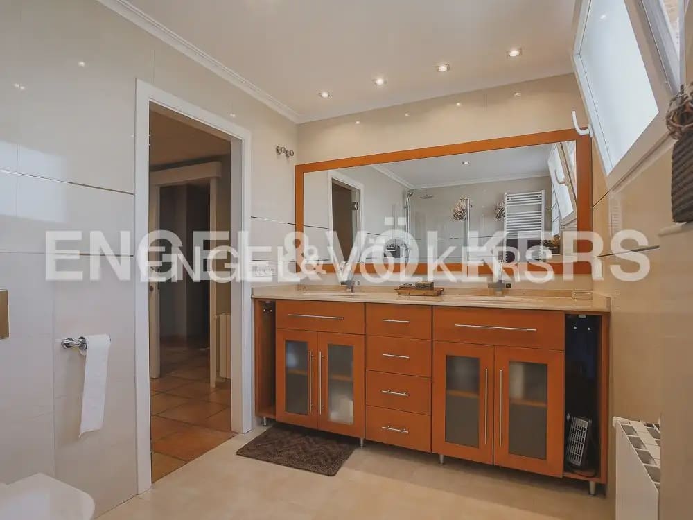 3 quarto Moradia em Banda para arrendar em Torrent com piscina garagem - 2 800 € (Ref: 9898155)