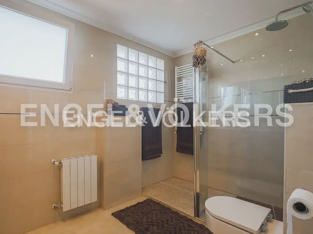 3 quarto Moradia em Banda para arrendar em Torrent com piscina garagem - 2 800 € (Ref: 9898155)