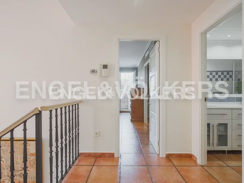 3 quarto Moradia em Banda para arrendar em Torrent com piscina garagem - 2 800 € (Ref: 9898155)