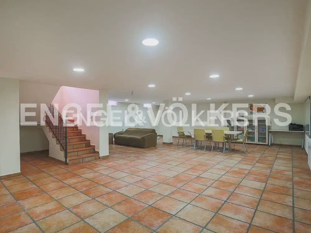 3 quarto Moradia em Banda para arrendar em Torrent com piscina garagem - 2 800 € (Ref: 9898155)