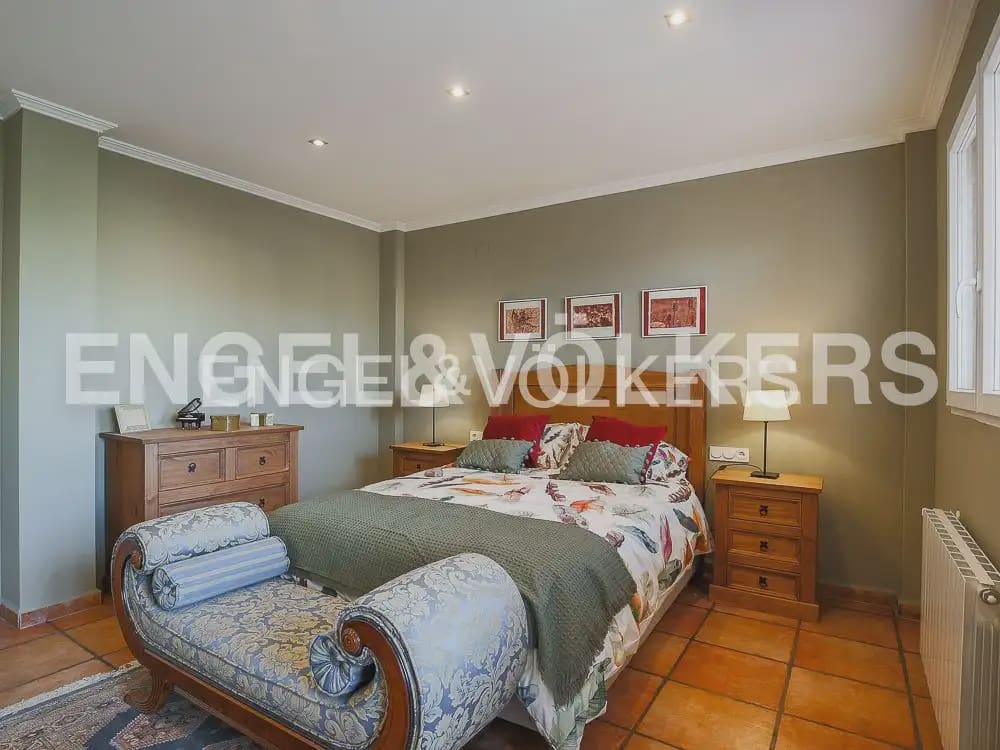 3 quarto Moradia em Banda para arrendar em Torrent com piscina garagem - 2 800 € (Ref: 9898155)