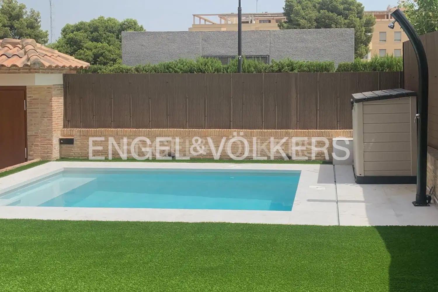 3 quarto Moradia em Banda para arrendar em Torrent com piscina garagem - 2 800 € (Ref: 9898155)