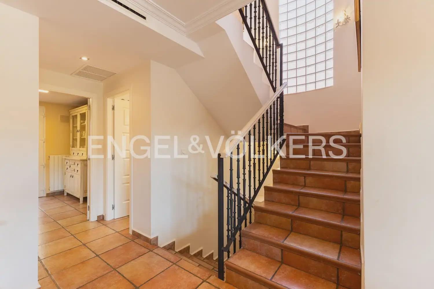 3 bedroom Terraced Villa for rent in Torrent with pool garage - € 2,800 (Ref: 9898155)