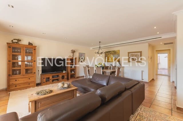 3 quarto Moradia em Banda para arrendar em Torrent com piscina garagem - 2 800 € (Ref: 9898155)