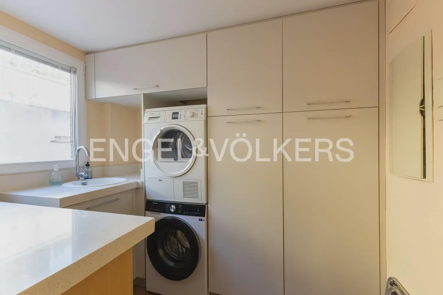 3 bedroom Terraced Villa for rent in Torrent with pool garage - € 2,800 (Ref: 9898155)