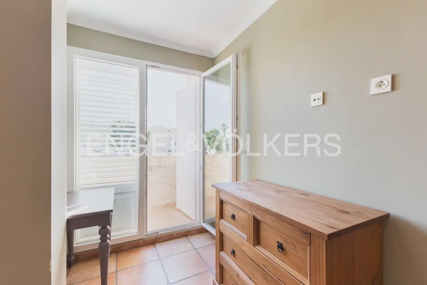 3 bedroom Terraced Villa for rent in Torrent with pool garage - € 2,800 (Ref: 9898155)