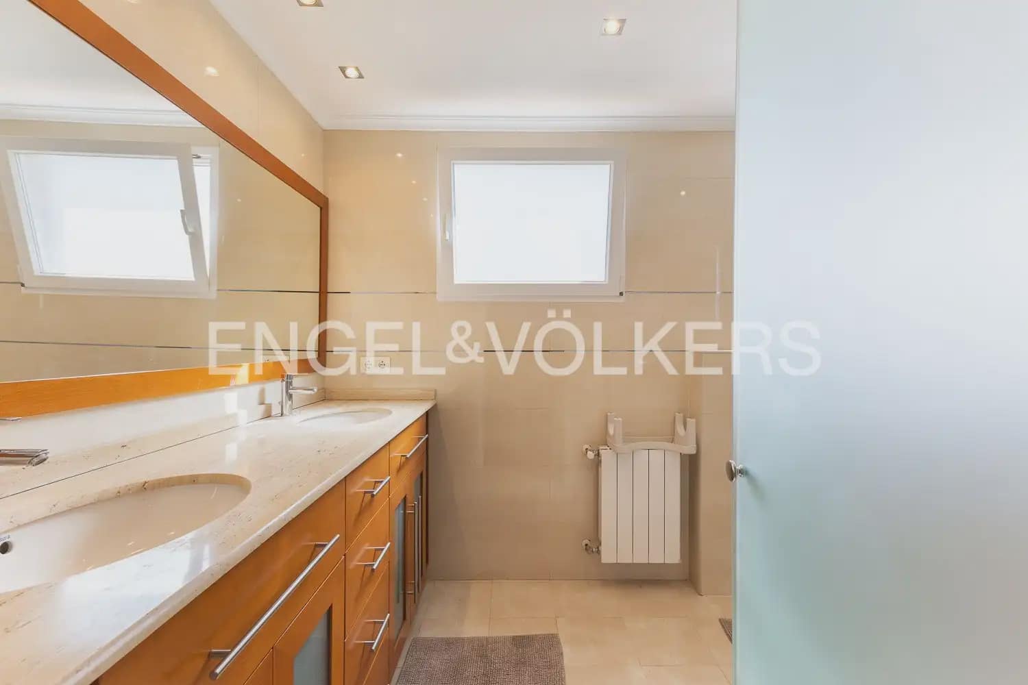3 bedroom Terraced Villa for rent in Torrent with pool garage - € 2,800 (Ref: 9898155)