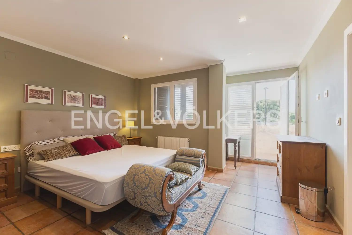 3 bedroom Terraced Villa for rent in Torrent with pool garage - € 2,800 (Ref: 9898155)