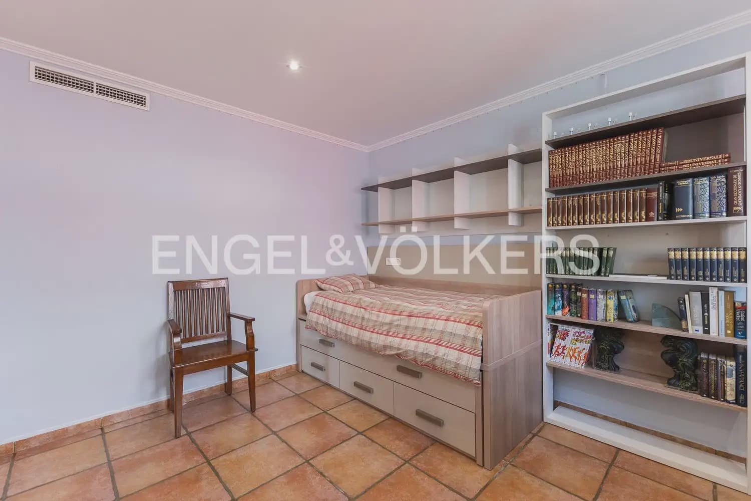 3 bedroom Terraced Villa for rent in Torrent with pool garage - € 2,800 (Ref: 9898155)