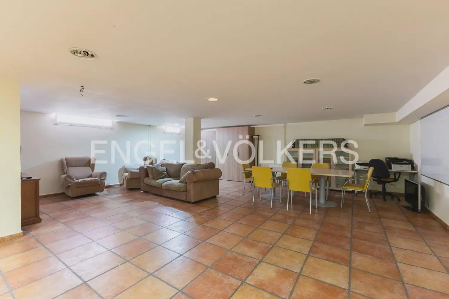 3 bedroom Terraced Villa for rent in Torrent with pool garage - € 2,800 (Ref: 9898155)