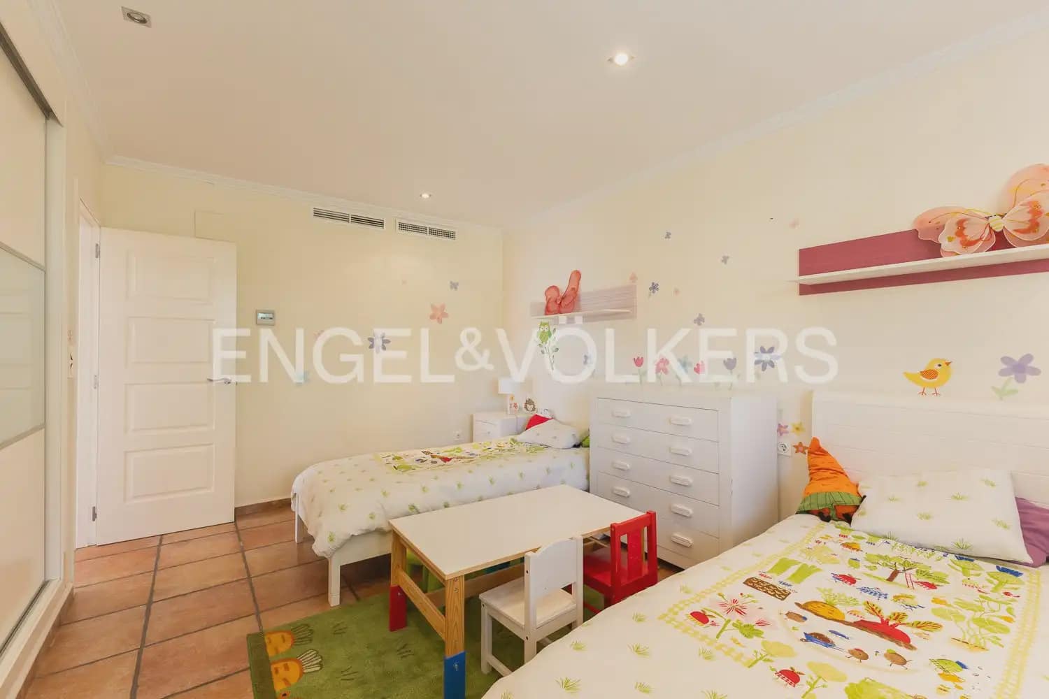 3 bedroom Terraced Villa for rent in Torrent with pool garage - € 2,800 (Ref: 9898155)
