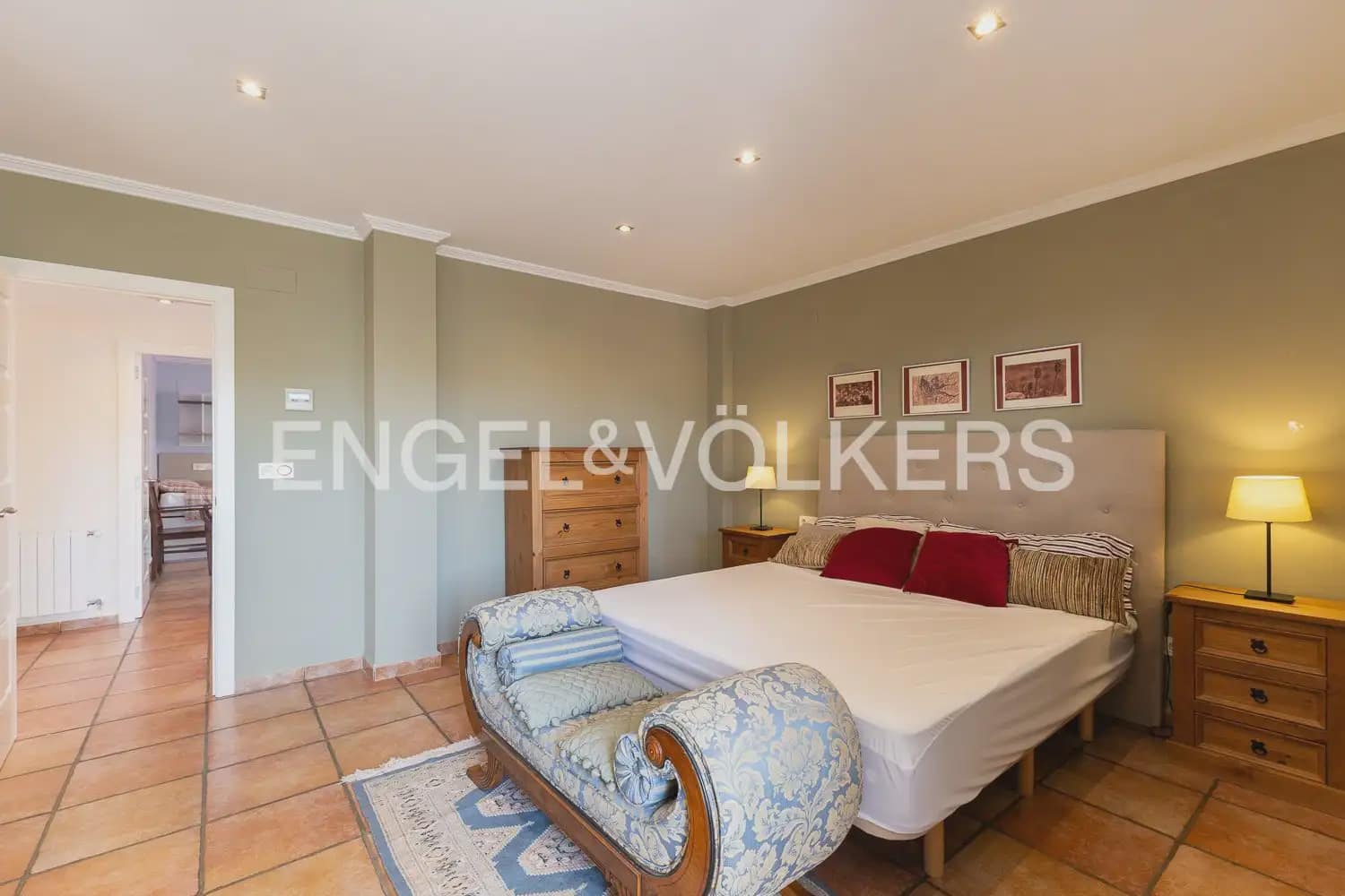 3 bedroom Terraced Villa for rent in Torrent with pool garage - € 2,800 (Ref: 9898155)