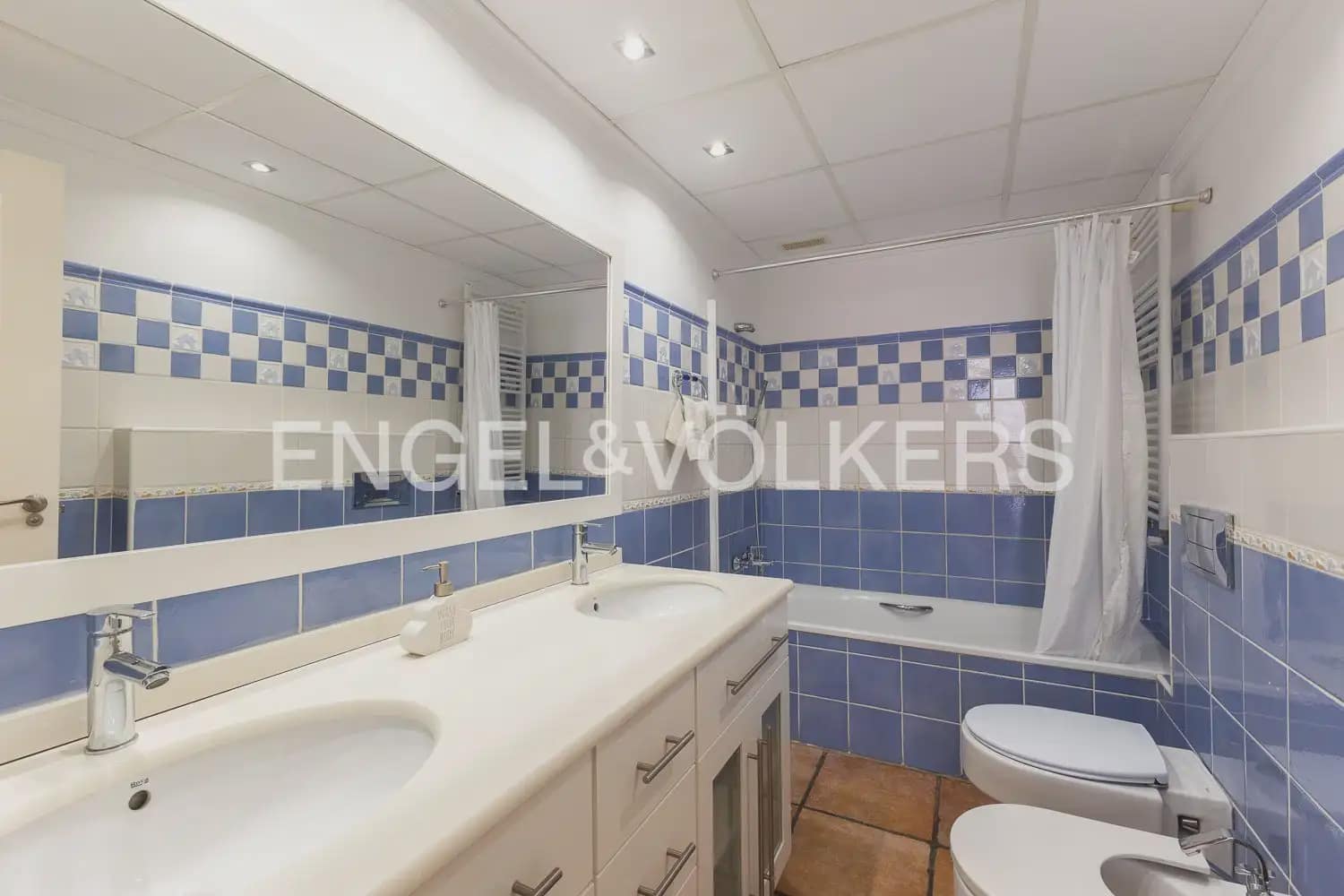 3 bedroom Terraced Villa for rent in Torrent with pool garage - € 2,800 (Ref: 9898155)