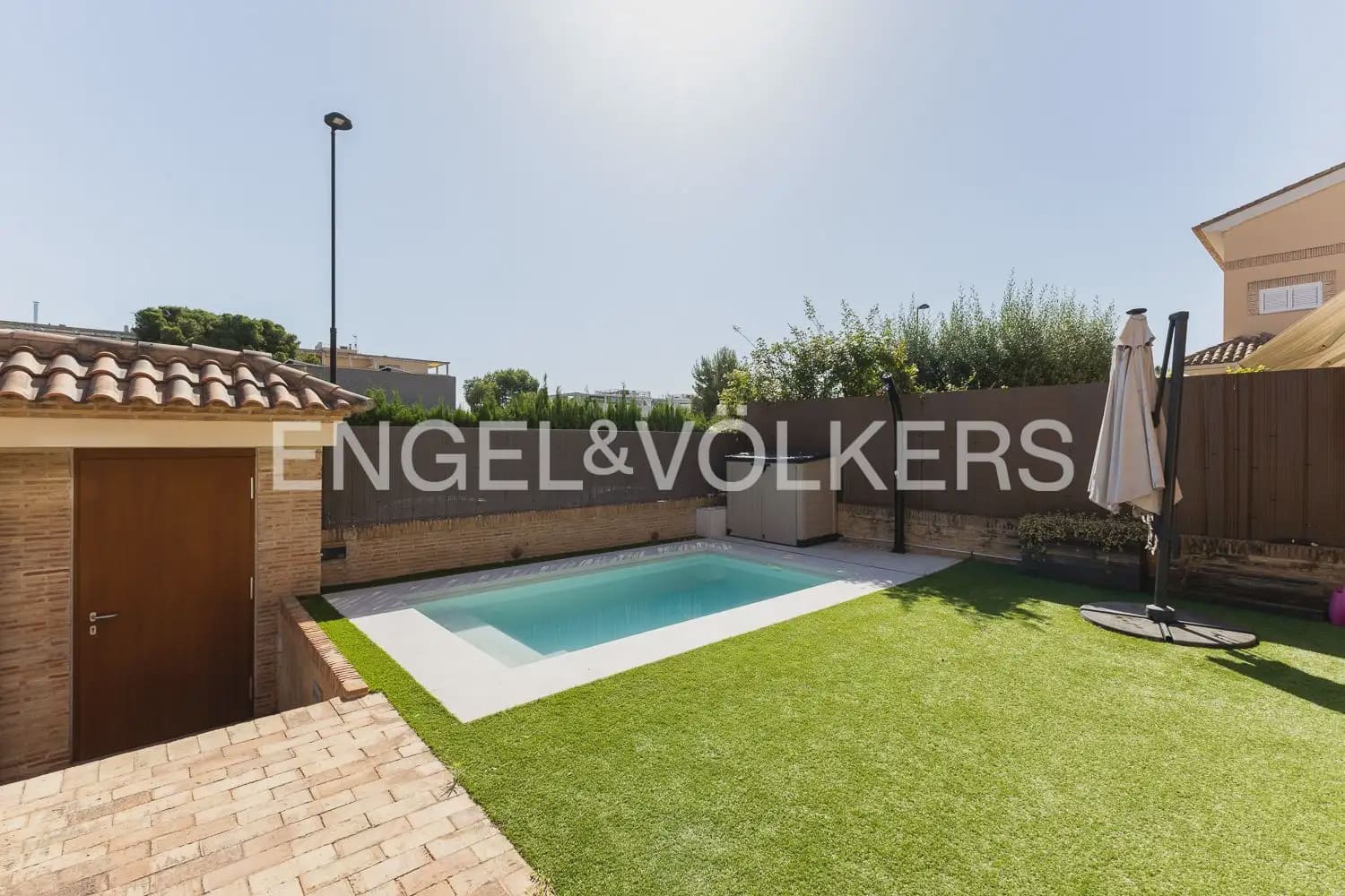3 bedroom Terraced Villa for rent in Torrent with pool garage - € 2,800 (Ref: 9898155)