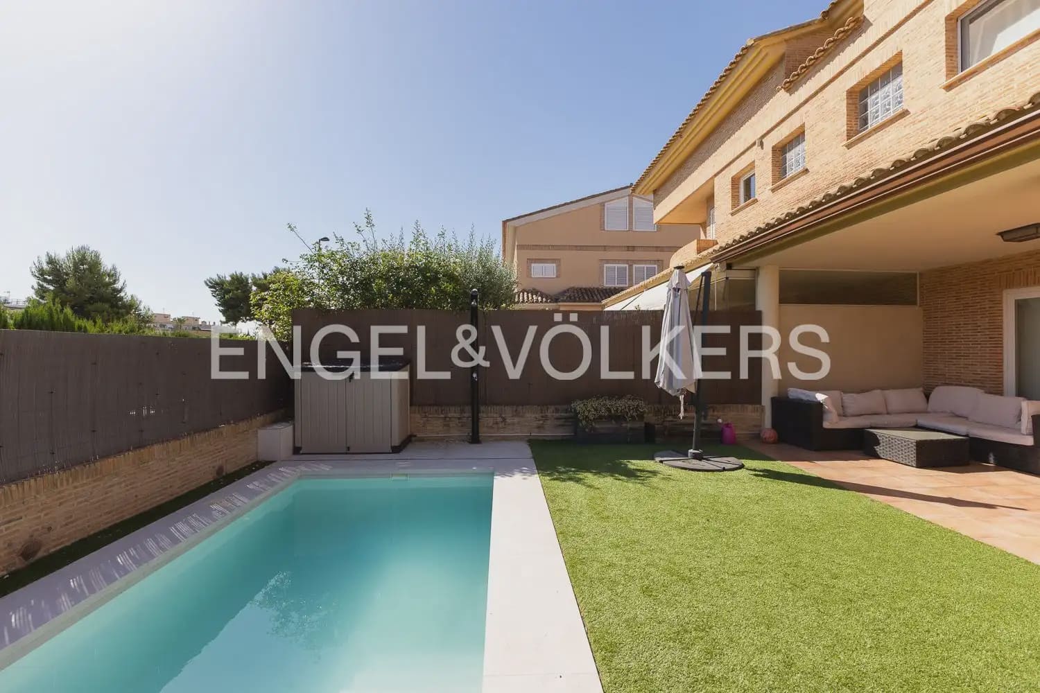 3 bedroom Terraced Villa for rent in Torrent with pool garage - € 2,800 (Ref: 9898155)