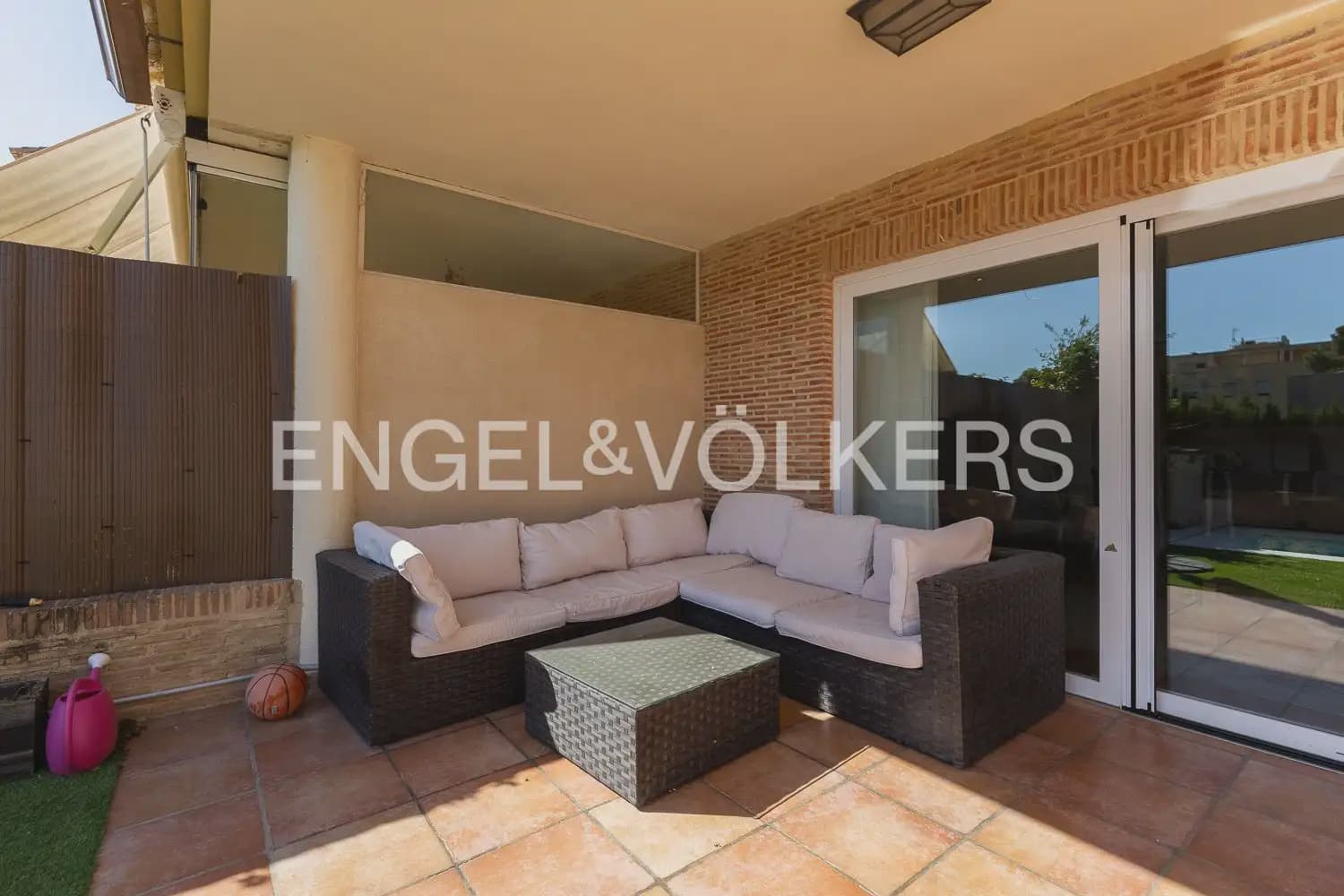 3 bedroom Terraced Villa for rent in Torrent with pool garage - € 2,800 (Ref: 9898155)