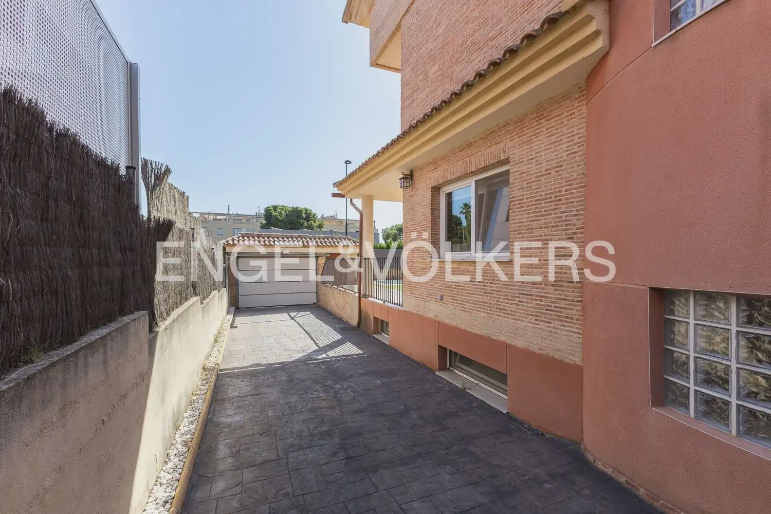 3 bedroom Terraced Villa for rent in Torrent with pool garage - € 2,800 (Ref: 9898155)