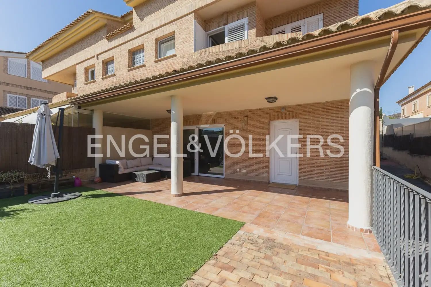 3 bedroom Terraced Villa for rent in Torrent with pool garage - € 2,800 (Ref: 9898155)