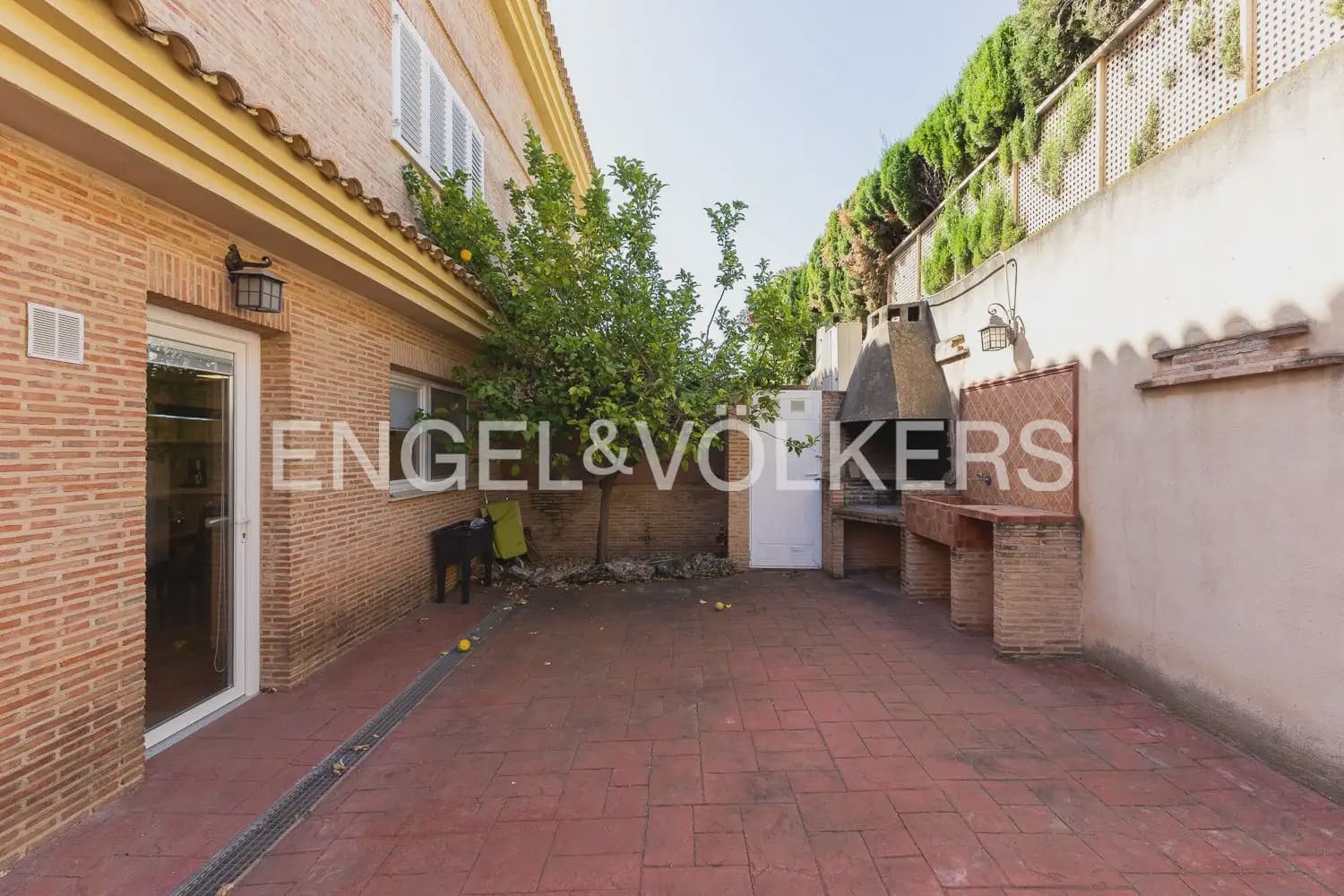 3 bedroom Terraced Villa for rent in Torrent with pool garage - € 2,800 (Ref: 9898155)