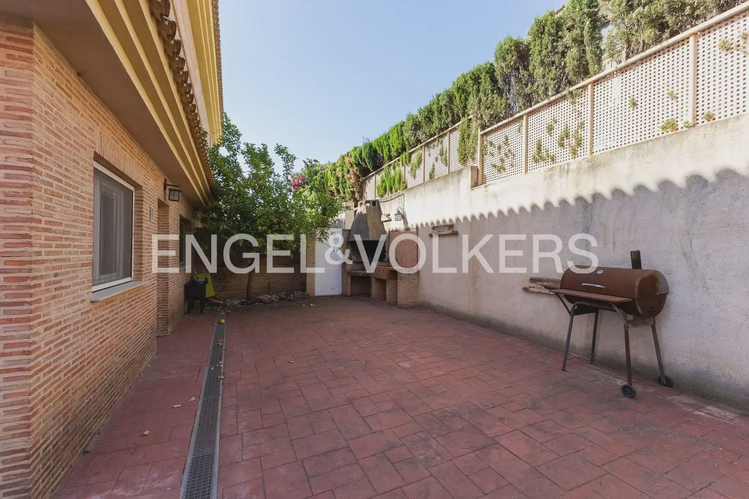 3 bedroom Terraced Villa for rent in Torrent with pool garage - € 2,800 (Ref: 9898155)