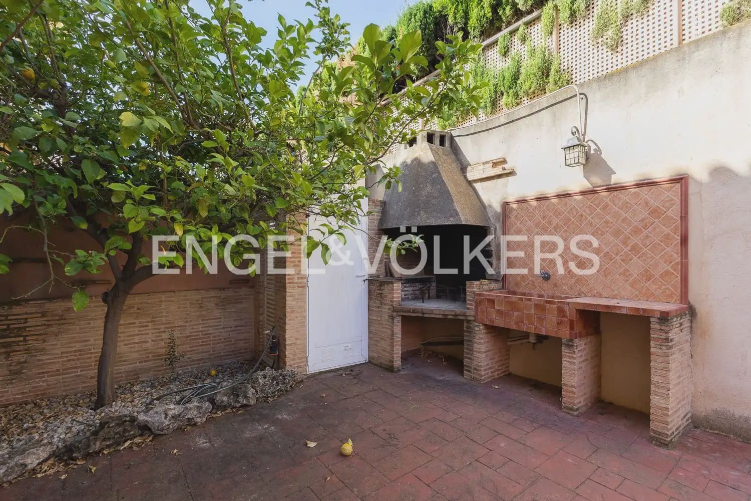 3 bedroom Terraced Villa for rent in Torrent with pool garage - € 2,800 (Ref: 9898155)