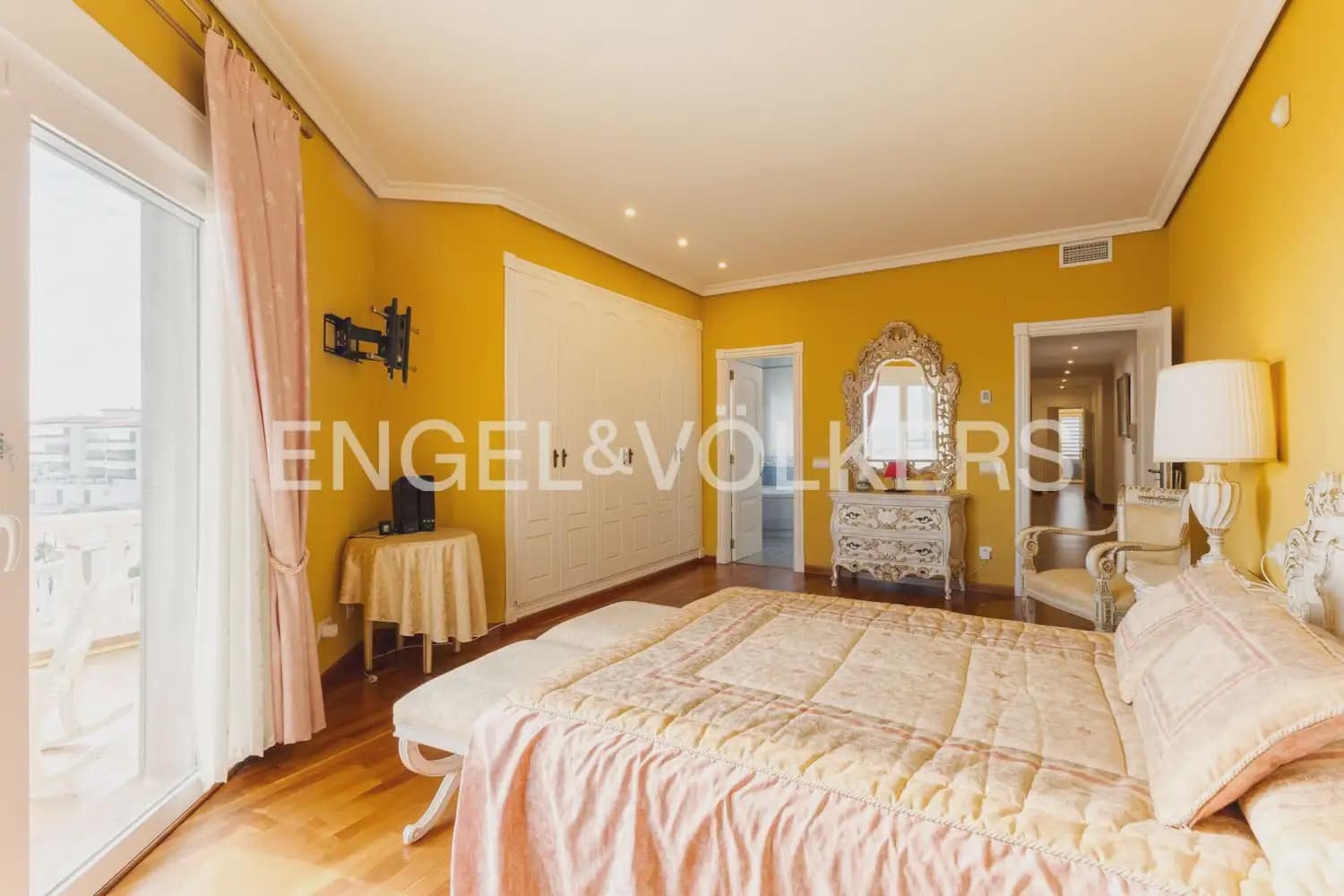 5 chambre Villa/Maison à vendre à Oropesa  avec piscine garage - 1 320 000 € (Ref: 9898156)