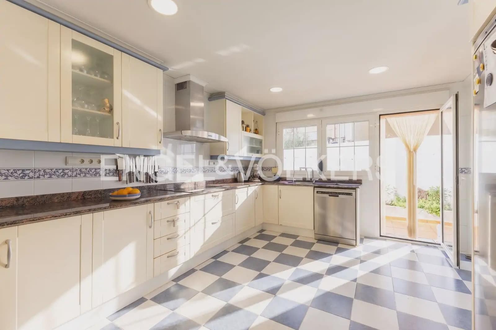 5 chambre Villa/Maison à vendre à Oropesa  avec piscine garage - 1 320 000 € (Ref: 9898156)