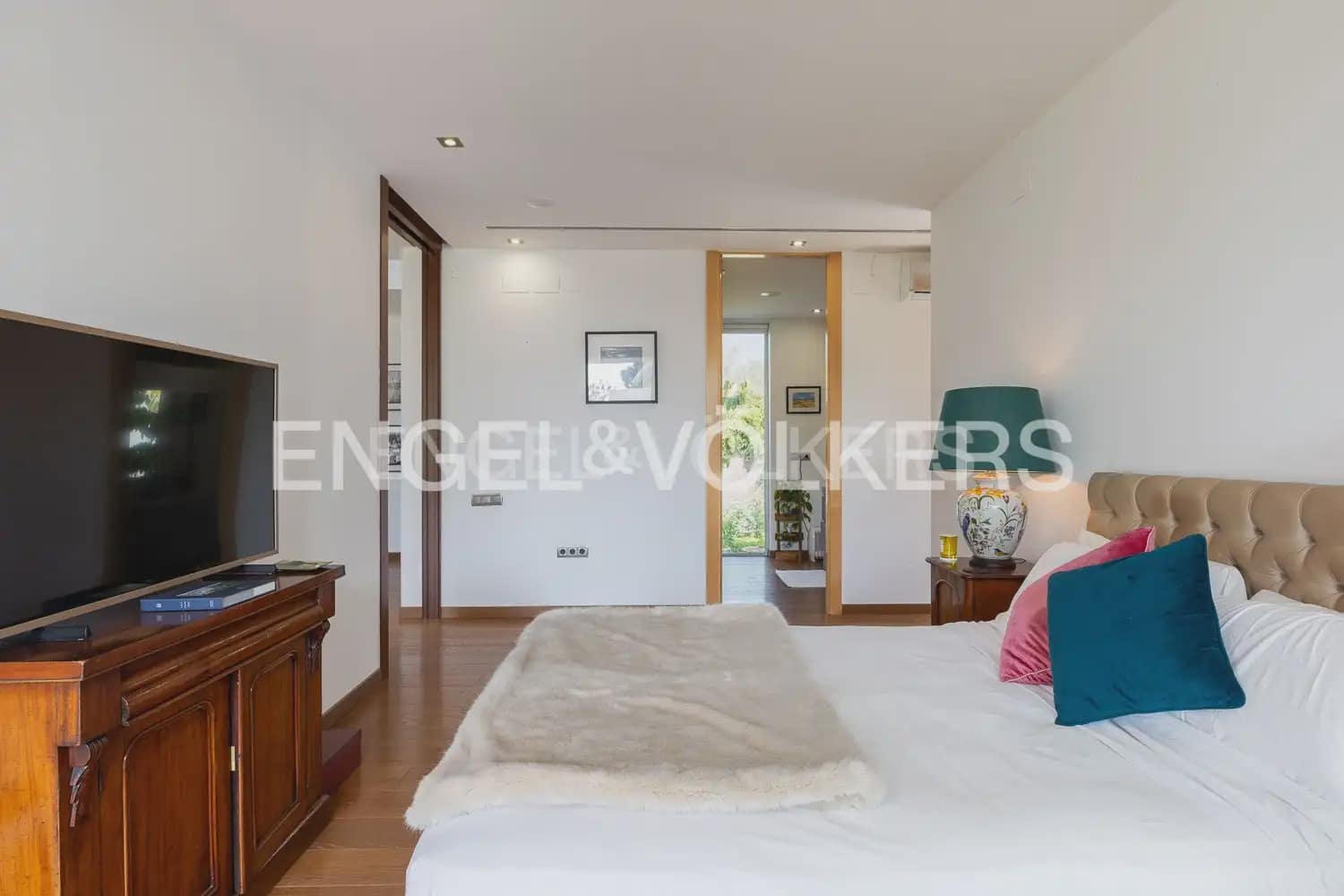 5 bedroom Villa for sale in Olocau with pool garage - € 1,095,000 (Ref: 9898158)