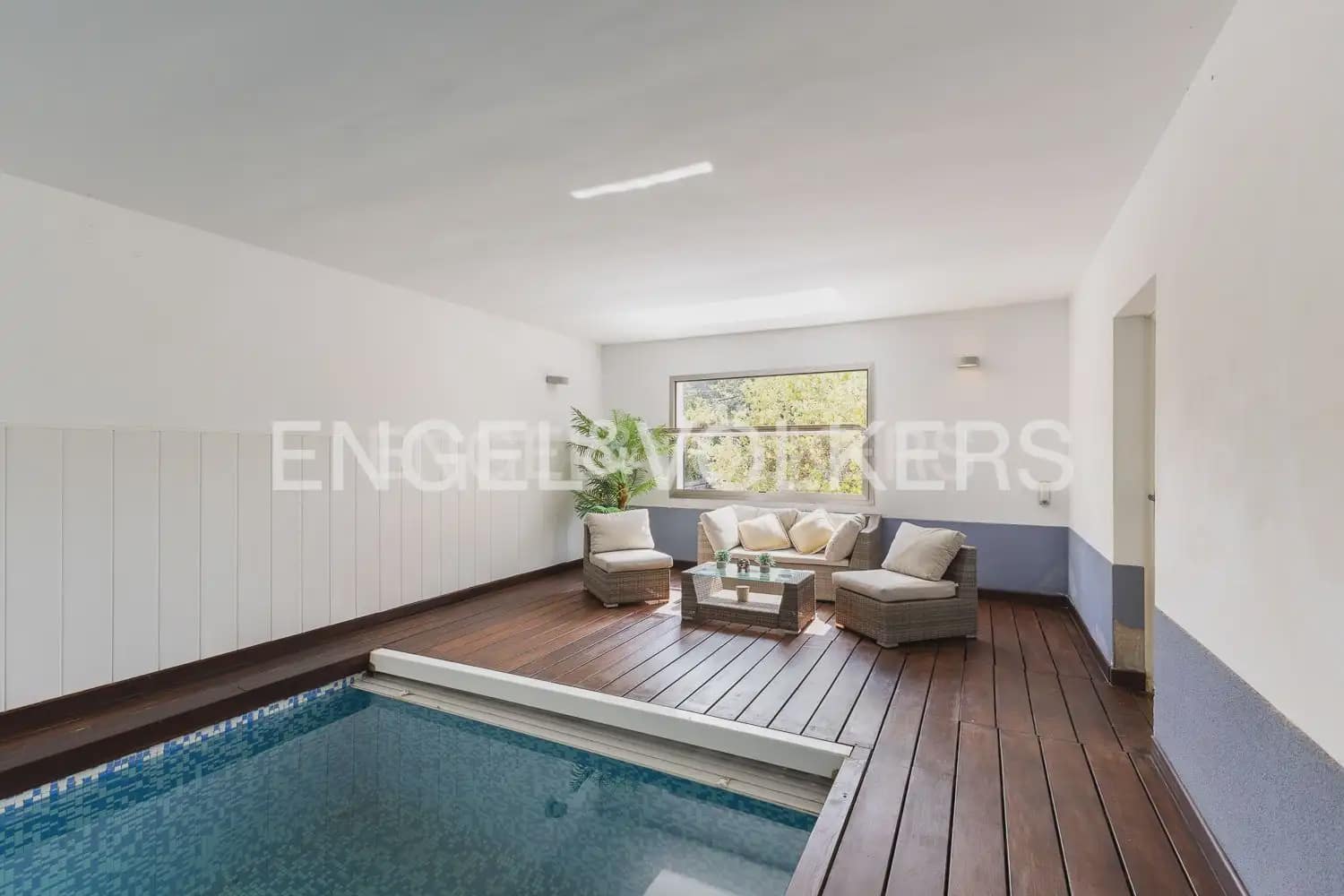 5 bedroom Villa for sale in Olocau with pool garage - € 1,095,000 (Ref: 9898158)