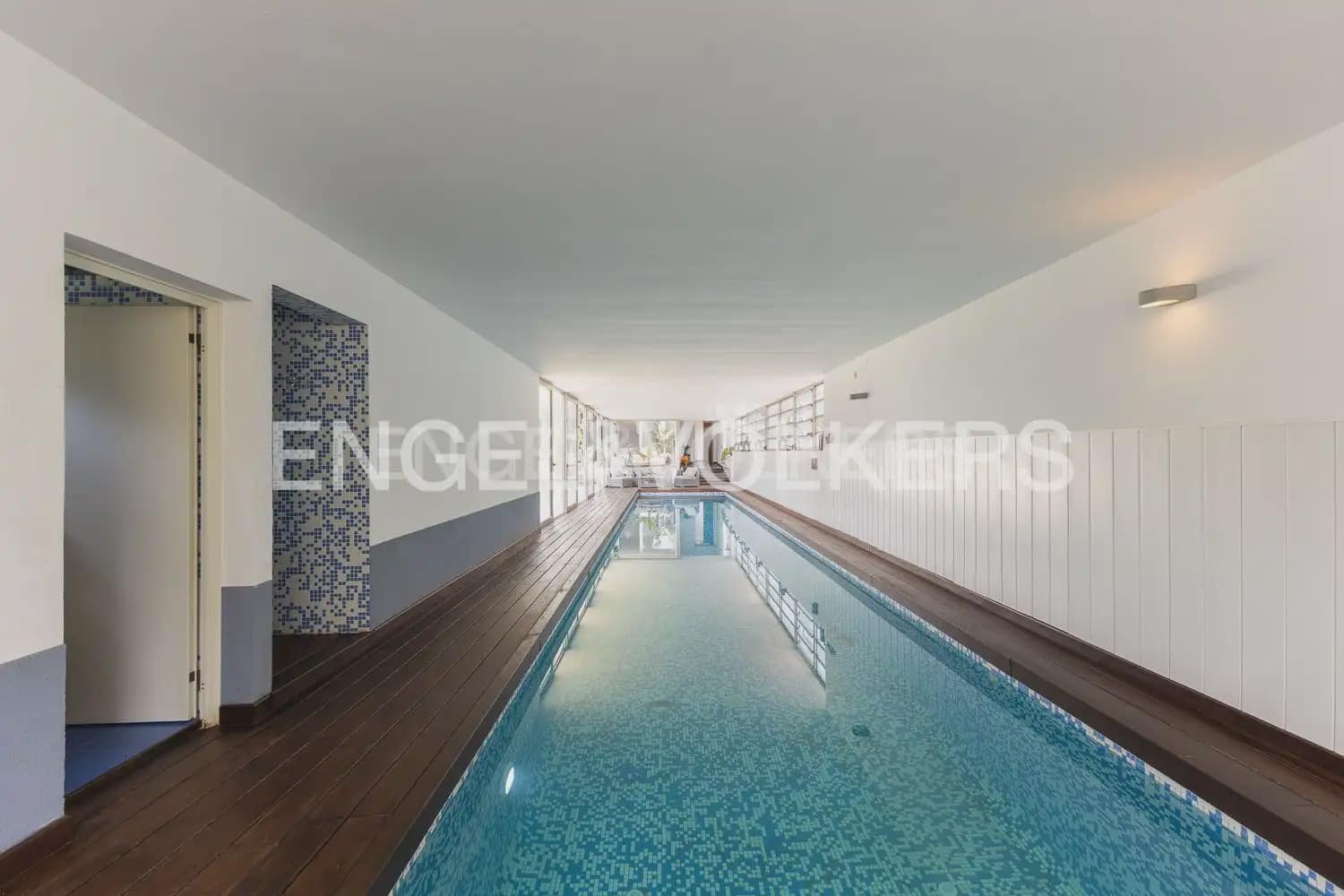 5 bedroom Villa for sale in Olocau with pool garage - € 1,095,000 (Ref: 9898158)
