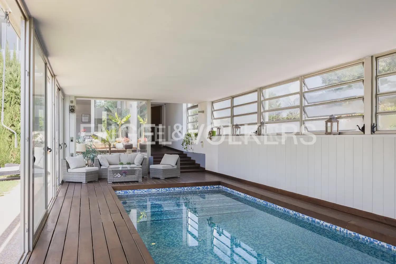 5 bedroom Villa for sale in Olocau with pool garage - € 1,095,000 (Ref: 9898158)