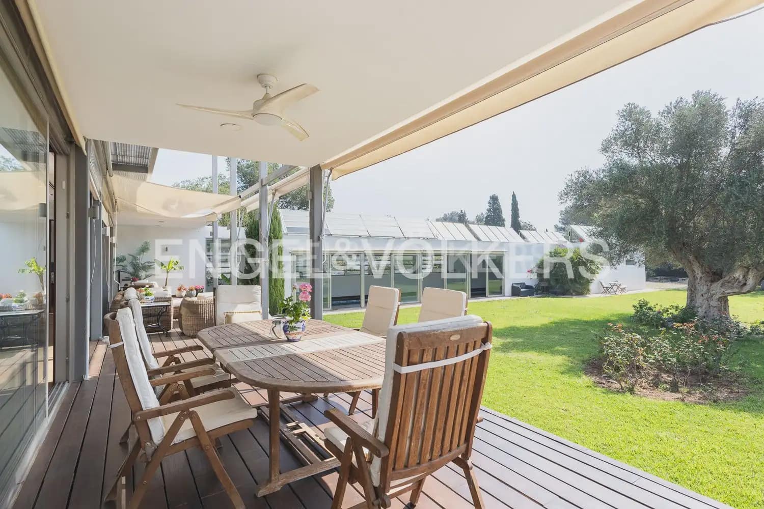 5 bedroom Villa for sale in Olocau with pool garage - € 1,095,000 (Ref: 9898158)